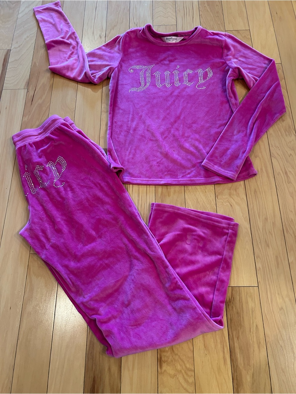Juicy Couture Womens Hot Pink Velour Pajama Set with Rhinestone Juicy Logo